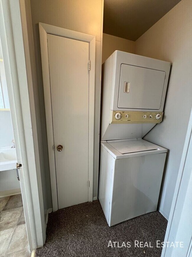 Foto del edificio - 960 W Moreno Ave