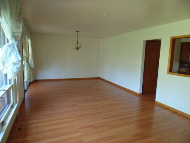 Foto del edificio - 212 Sumac Ln
