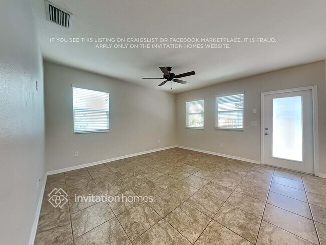 Foto del edificio - 6104 Fishhawk Crossing Blvd