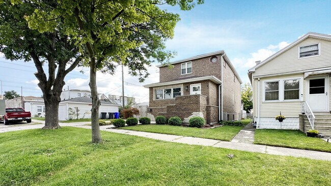 Building Photo - 8211 43rd Pl