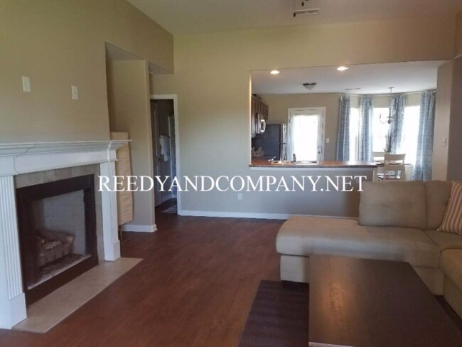 Building Photo - 5520 Kaitlyn Dr E