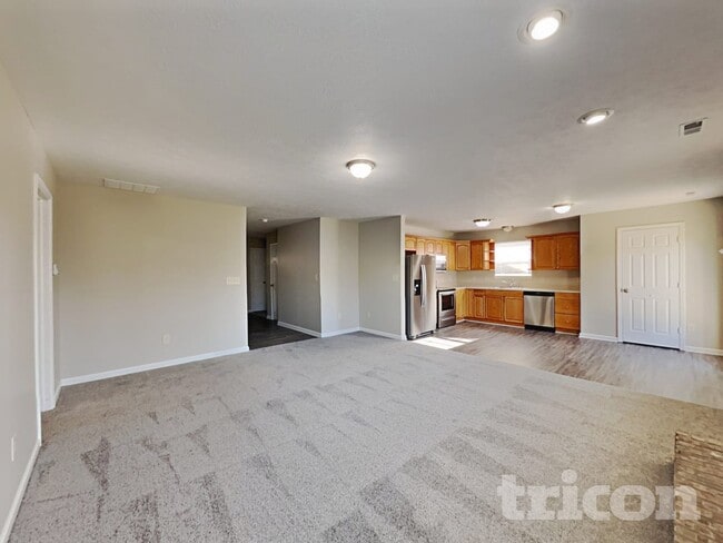 Building Photo - 214 Rolling Ridge Dr