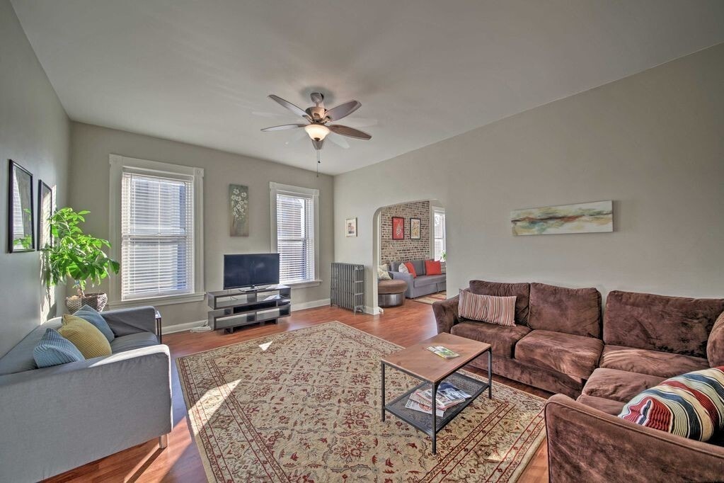 Primary Photo - Surprisingly Spacious Apartment with ALL u...