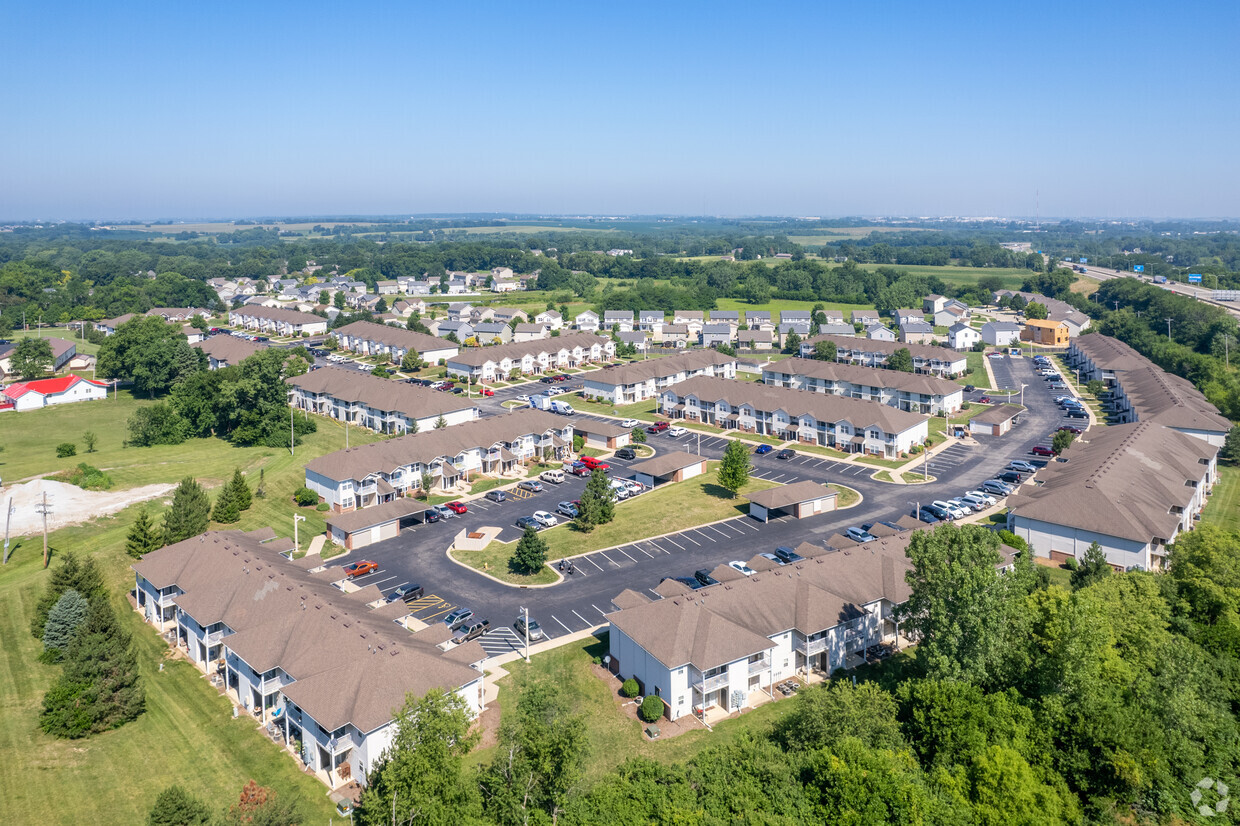 Vista aérea de Danbury Court - Danbury Court Apartments