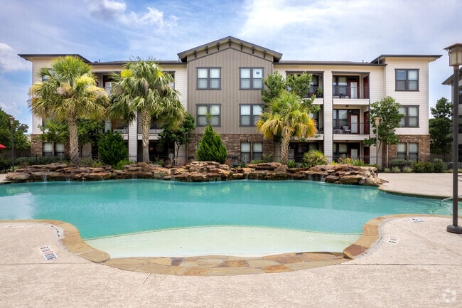Pool - Queenston Manor
