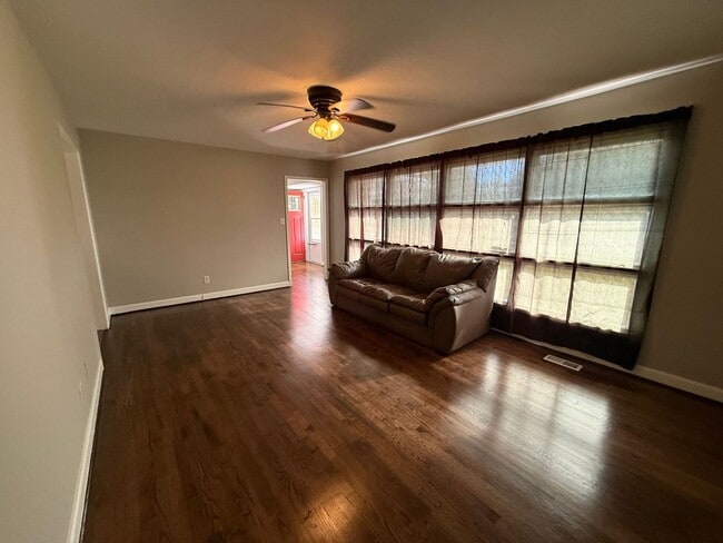 Foto del edificio - 3 bedroom, 2 bath House