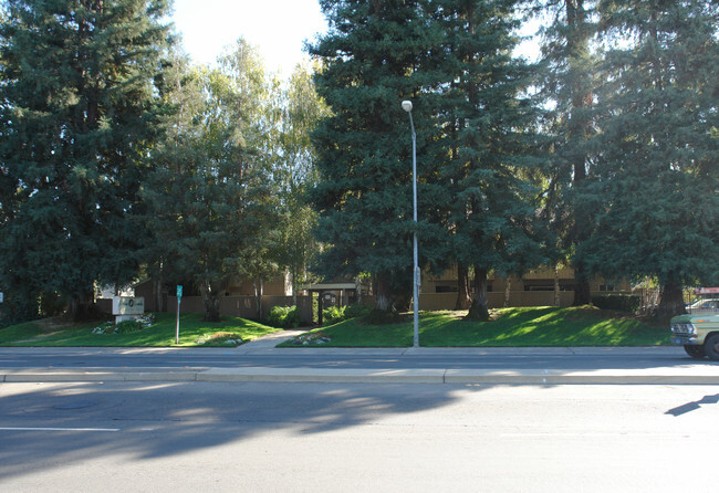 Building Photo - Sierra Woods Apartments