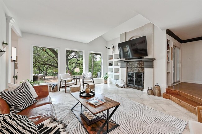 Foto del edificio - 6305 5 Acre Wood St