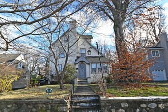 Building Photo - 115 Hampshire Rd