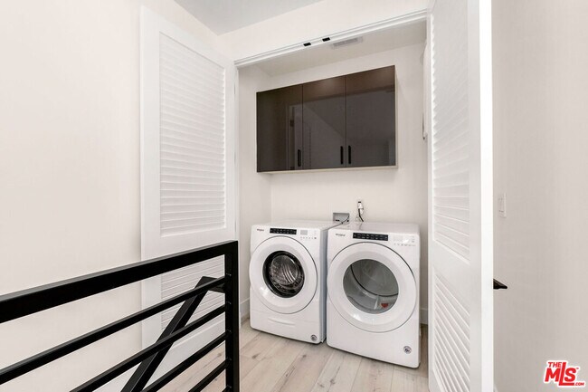 Foto del edificio - 15328 Weddington St
