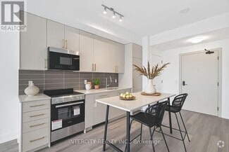 Building Photo - 2075-2075 King Rd