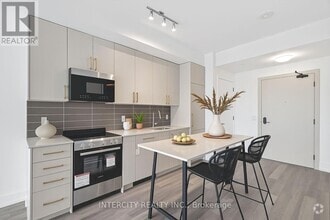 Building Photo - 2075-2075 King Rd