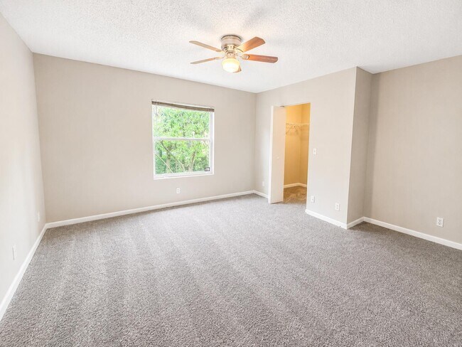 Foto del edificio - 6892 Mill Brook Pl