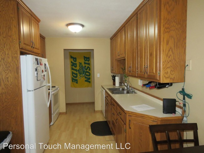 Building Photo - 2 br, 1 bath House - 901 6th Ave N Unit 5