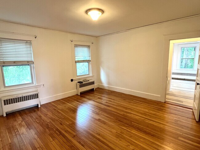 Foto del edificio - 436 Waverley Oaks Rd