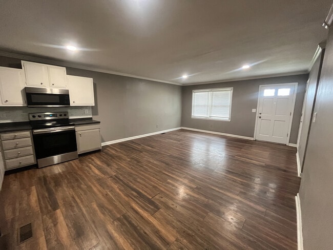 Building Photo - 1230 Trent Blvd