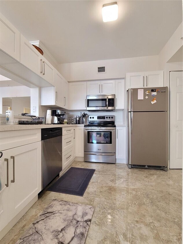 Foto principal - 17100 N Bay Rd