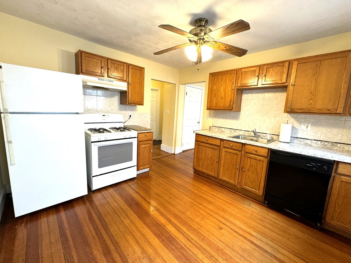 Primary Photo - 4057 Washington St