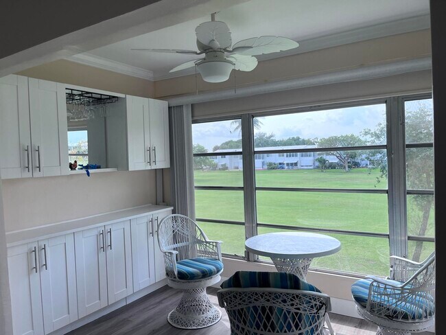 Foto del edificio - 251 S Golf Blvd