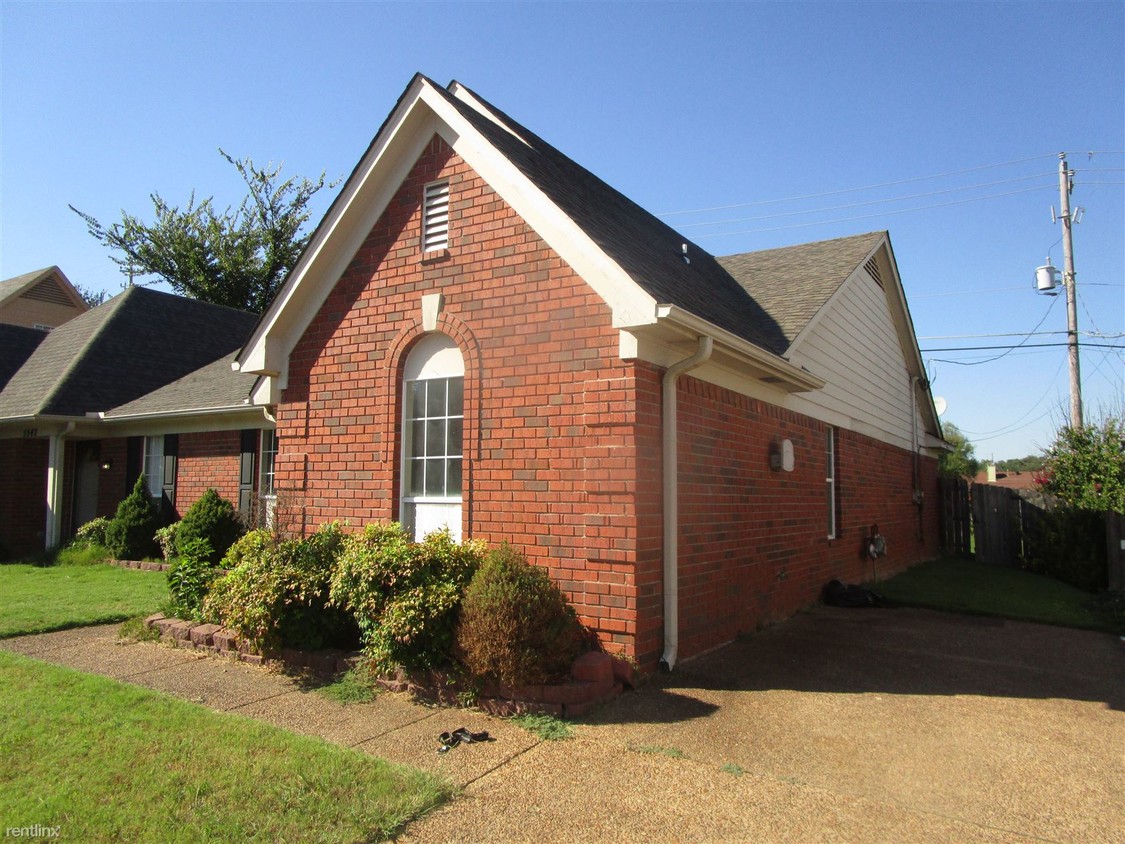 Foto del edificio - 5546 Oak Branch Cir N