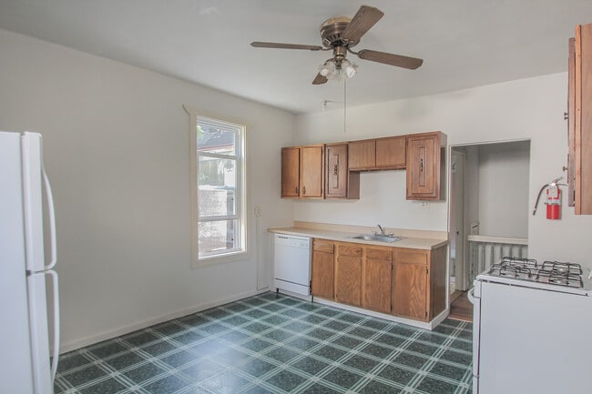 Building Photo - 435 Franklin Ave