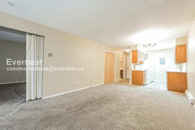 Foto del edificio - 14892 E Kentucky Dr