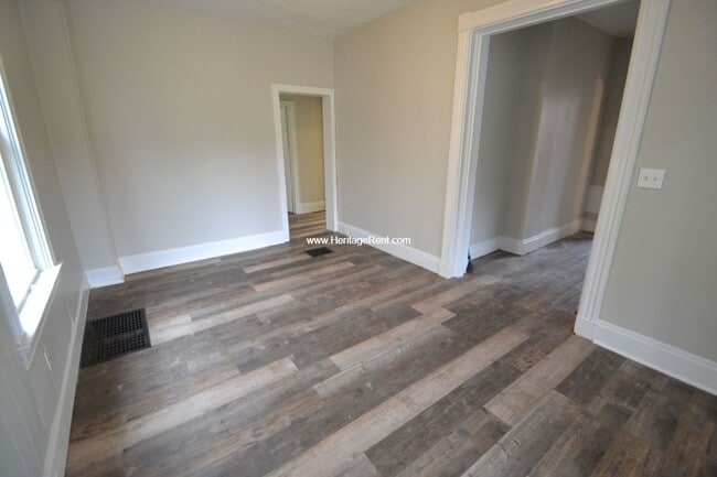 Building Photo - 529 Hawthorne Ave