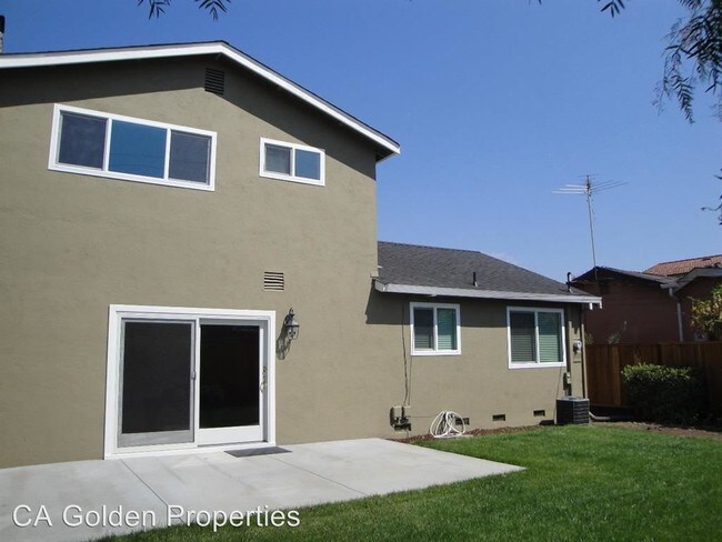 Building Photo - 1767 Mount Rushmore Dr