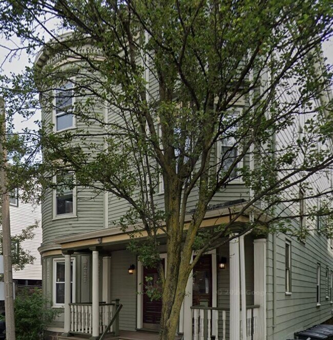 Building Photo - 1526 Tremont St
