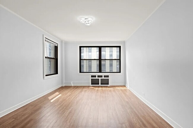 Foto del edificio - 9834 63rd Dr