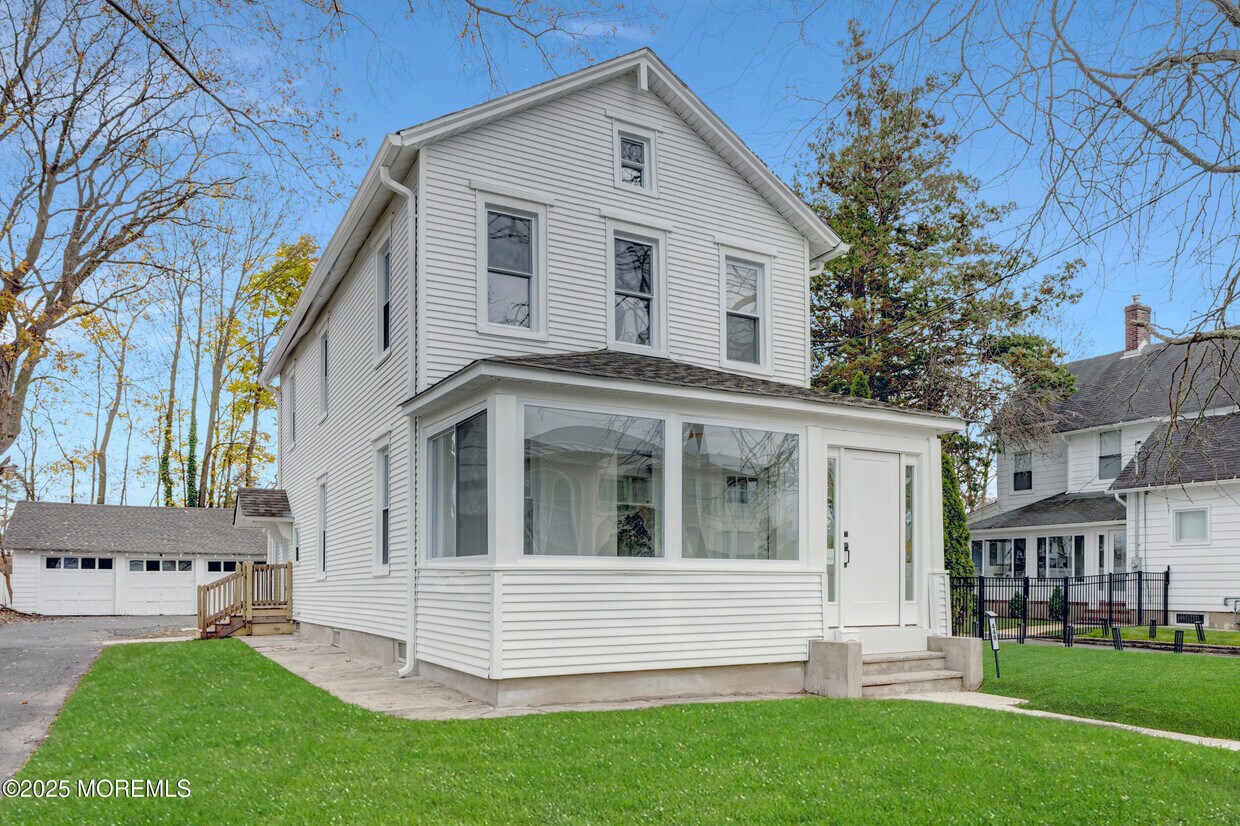 Primary Photo - 448 Monmouth Rd