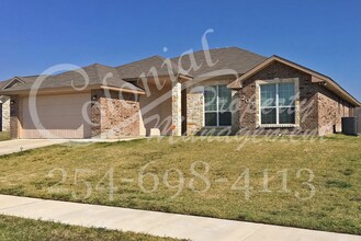 Building Photo - 205 W Libra Dr