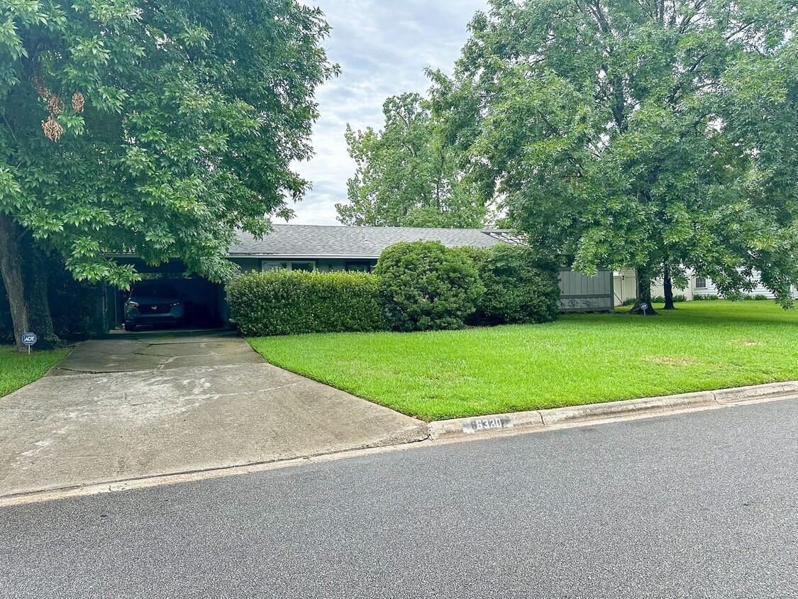 Foto principal - 6330 NW 26th Ter