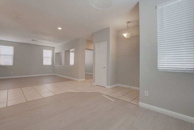 Foto del edificio - 9129 Drifting Bay St