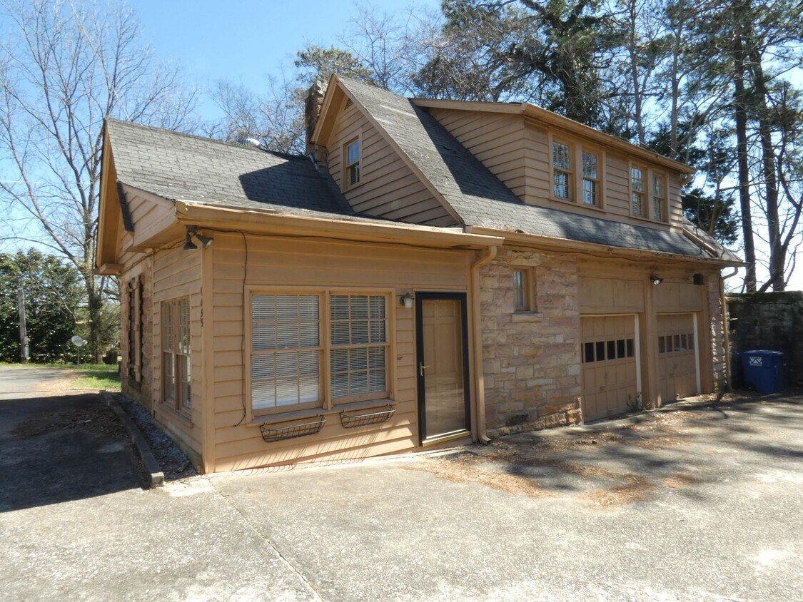 Foto principal - Carriage House for Rent in Hoover, Alabama