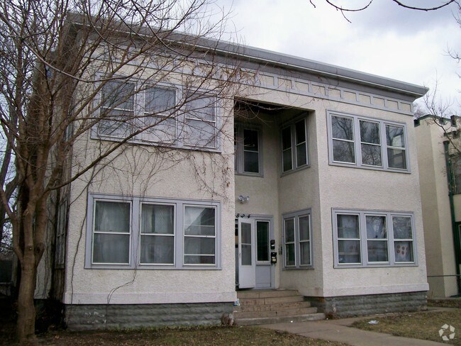 Foto del edificio - 3824 Chicago Ave
