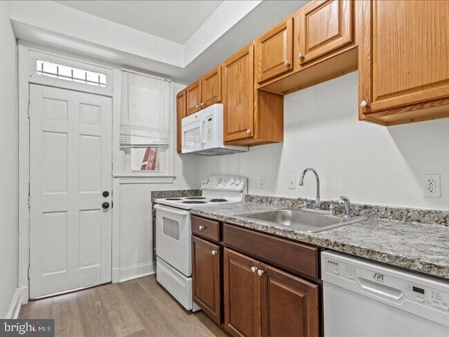 Foto del edificio - 1258 Simms Pl NE