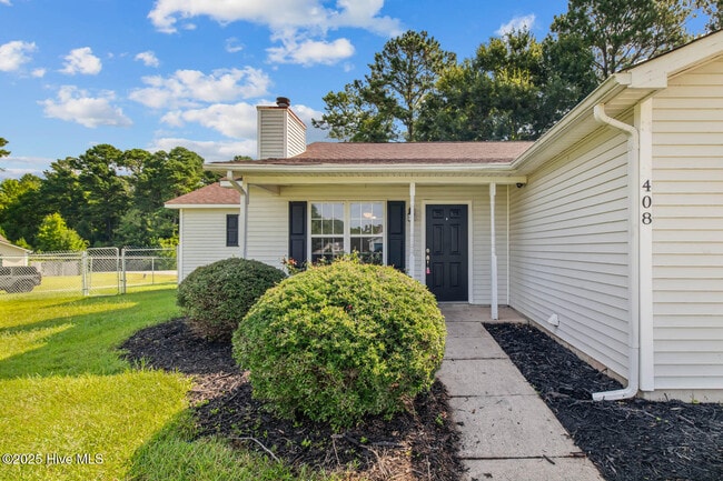 Building Photo - 408 Bluegrass Cir