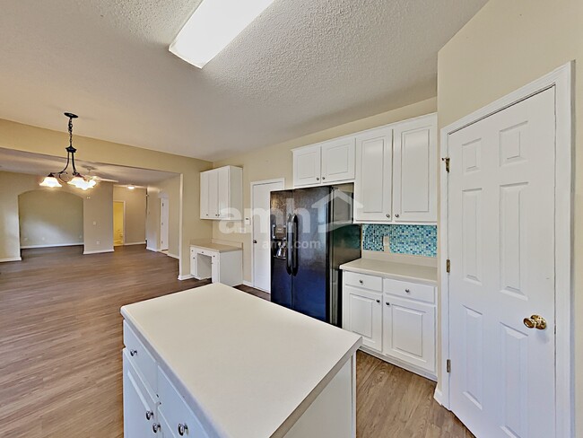 Foto del edificio - 429 The Gables Dr