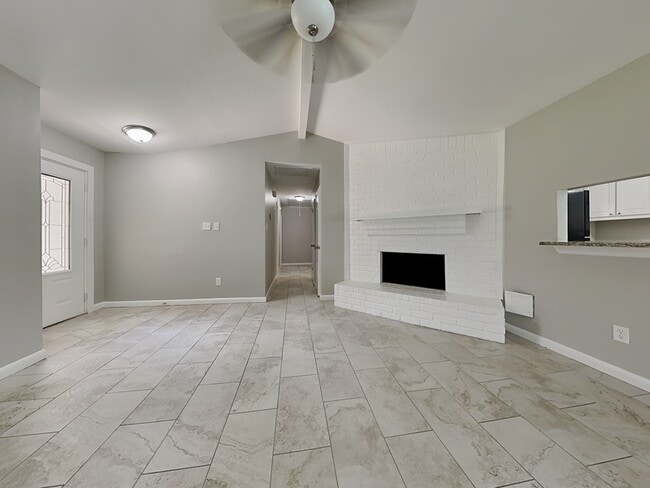 Building Photo - 24507 Fir Ridge Ct