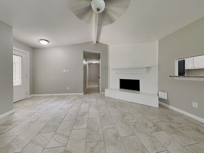 Foto del edificio - 24507 Fir Ridge Ct