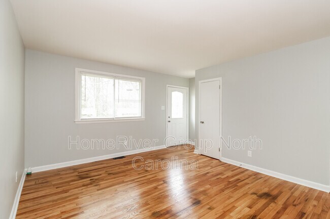 Foto del edificio - 104 Revere Dr