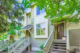 Building Photo - 2075 NW Boulder Way Dr