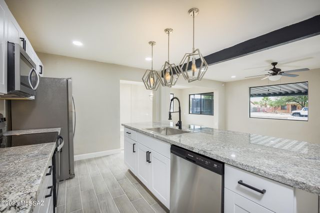 Foto del edificio - 2714 E 21st St