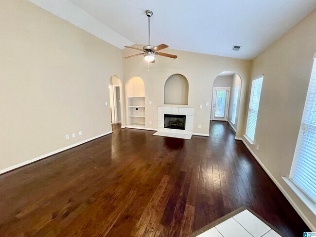 Foto del edificio - 5389 Cottage Cir