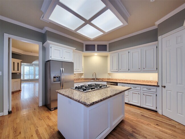 Foto del edificio - 6304 Pickens St