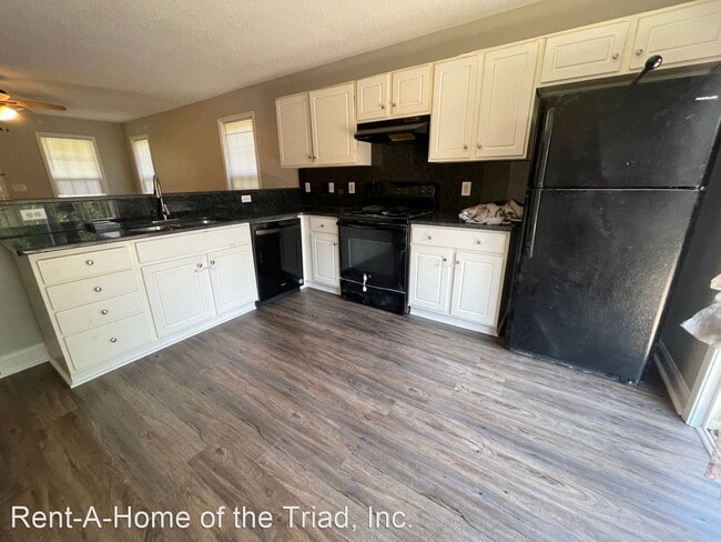 Building Photo - 4 br, 2 bath House - 3524 Riverside Drive