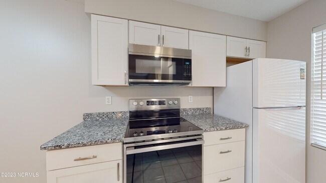 Foto del edificio - 1218 Wilshire Cir