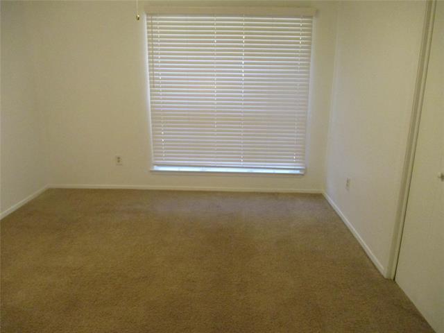 Foto del edificio - 4704 Valleycrest Dr