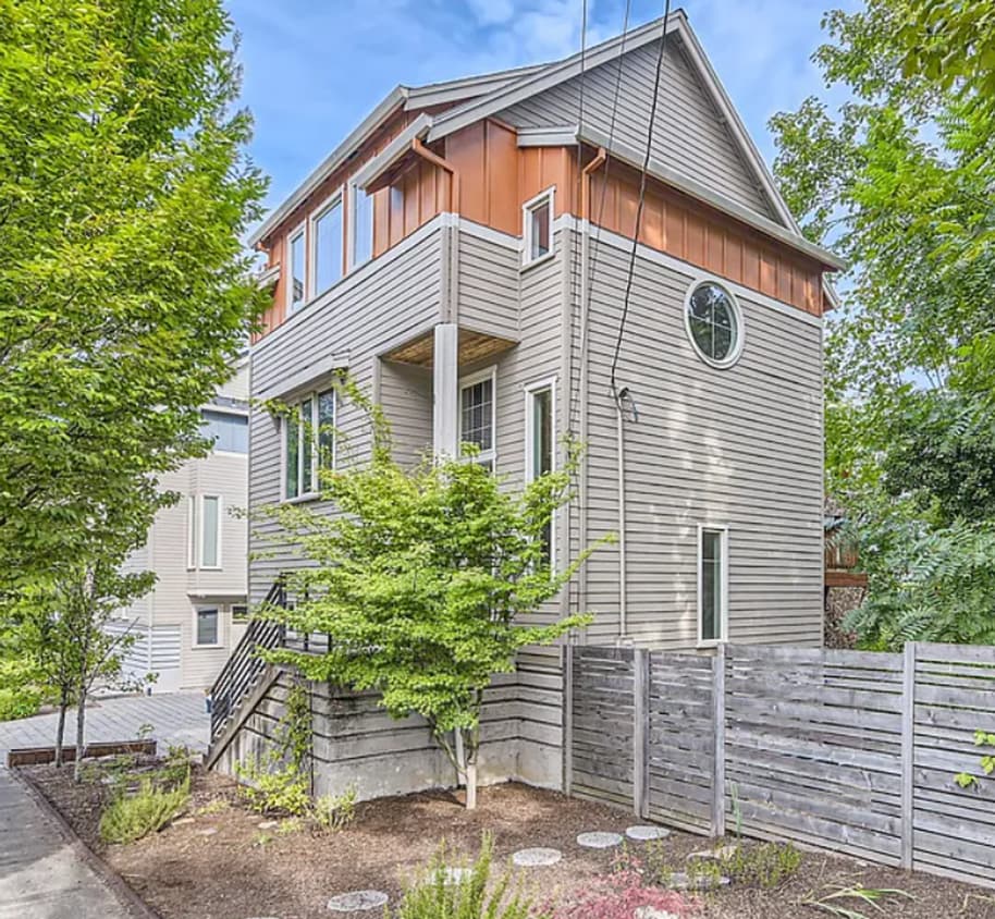 Primary Photo - 3 bed 3 bath home close to Sellwood